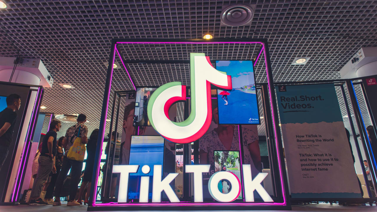 p-1-brands-and-advertisers-are-scrambling-to-tap-into-tiktok