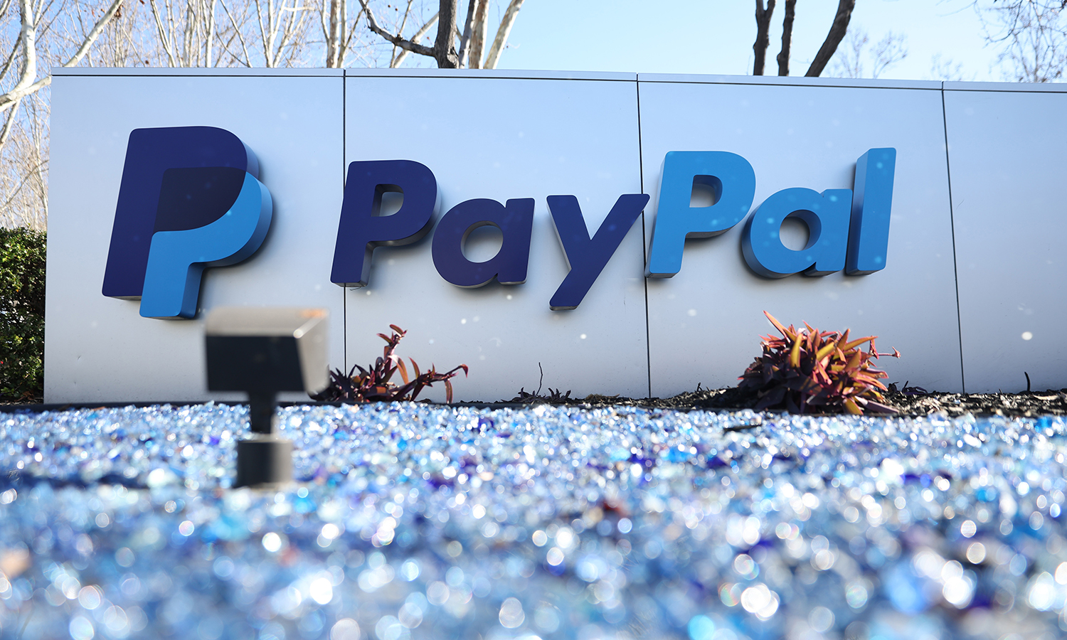 SAN JOSE, CALIFORNIA - FEBRUARY 02: A sign is posted in front of PayPal headquarters on February 02, 2022 in San Jose, California. PayPal stock fell over 25 percent after the company reported weaker than expected fourth-quarter earnings. The company also announced projected first-quarter earnings to be $.87 per share compared to analyst expectations of $1.16 per share. (Photo by Justin Sullivan/Getty Images)