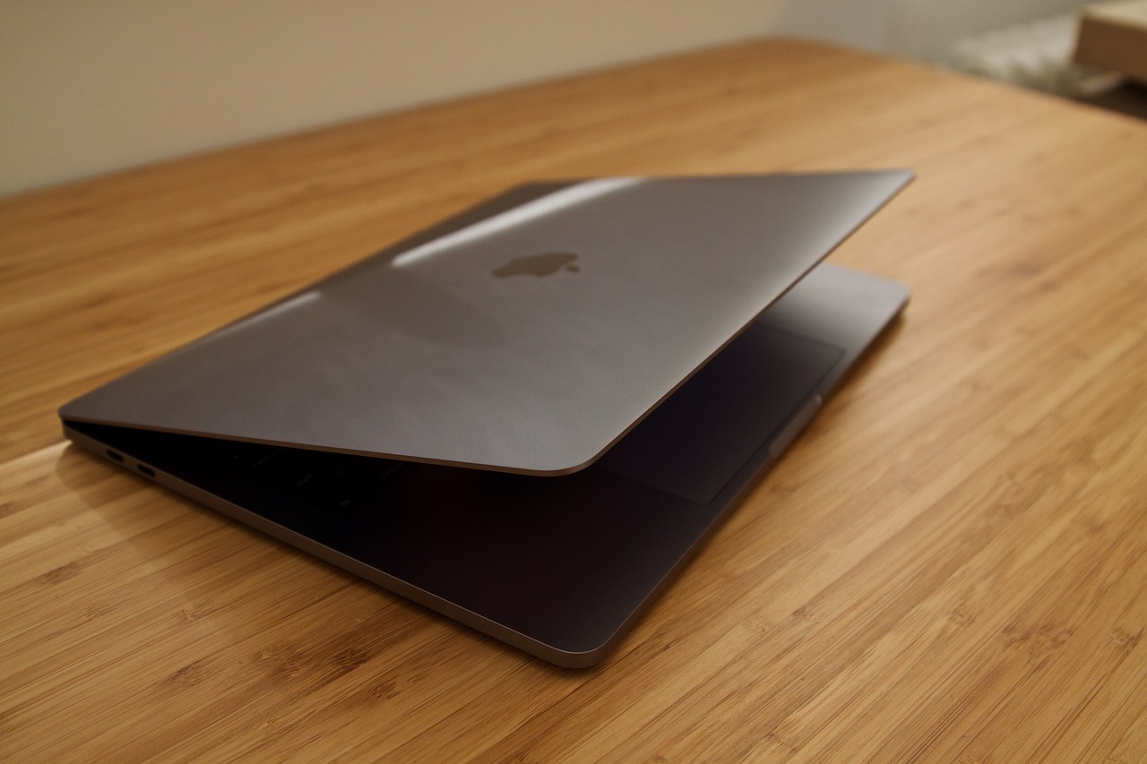 macbook-1891703_1280