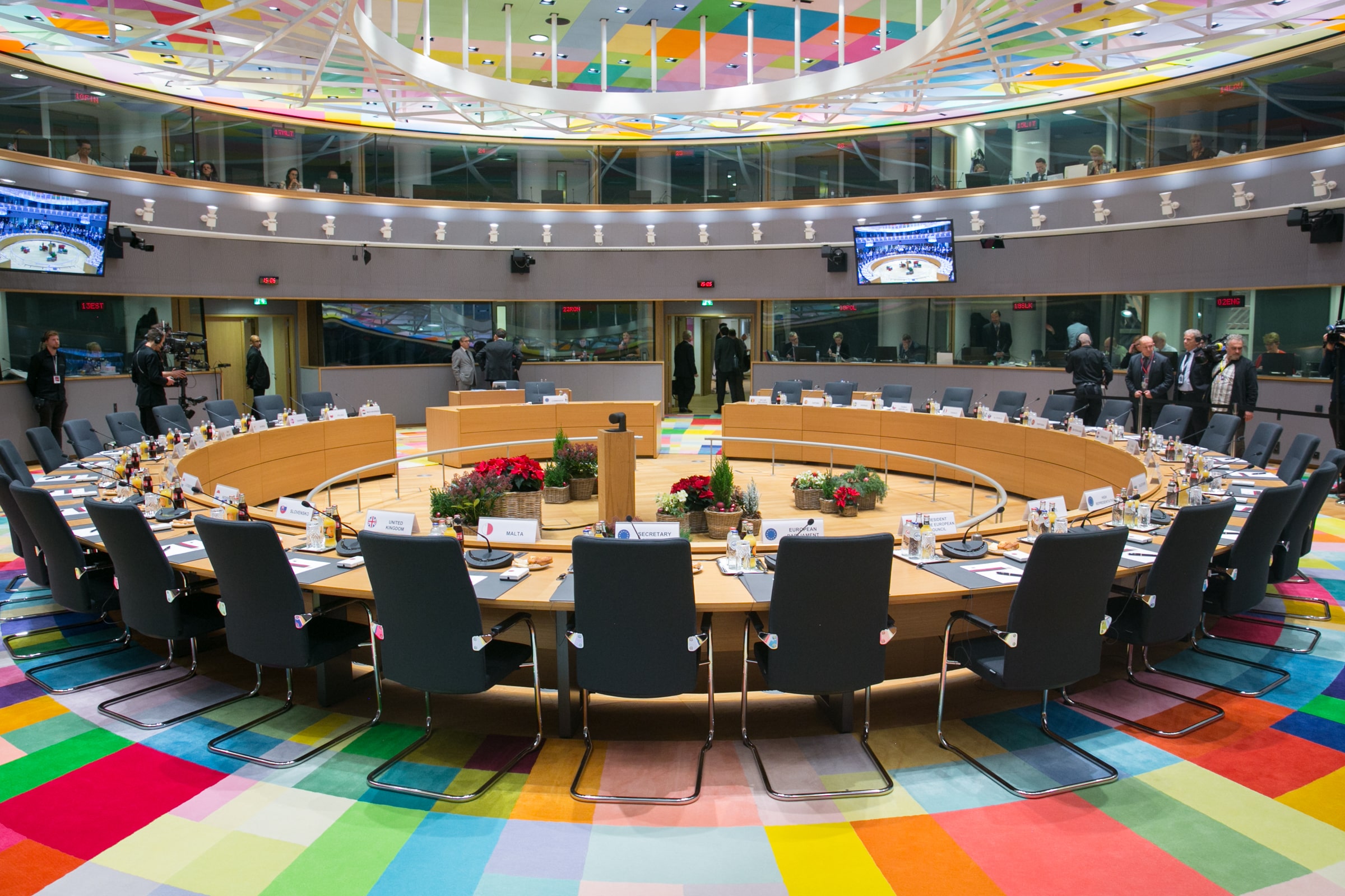 European_Council_(38185339475)-min